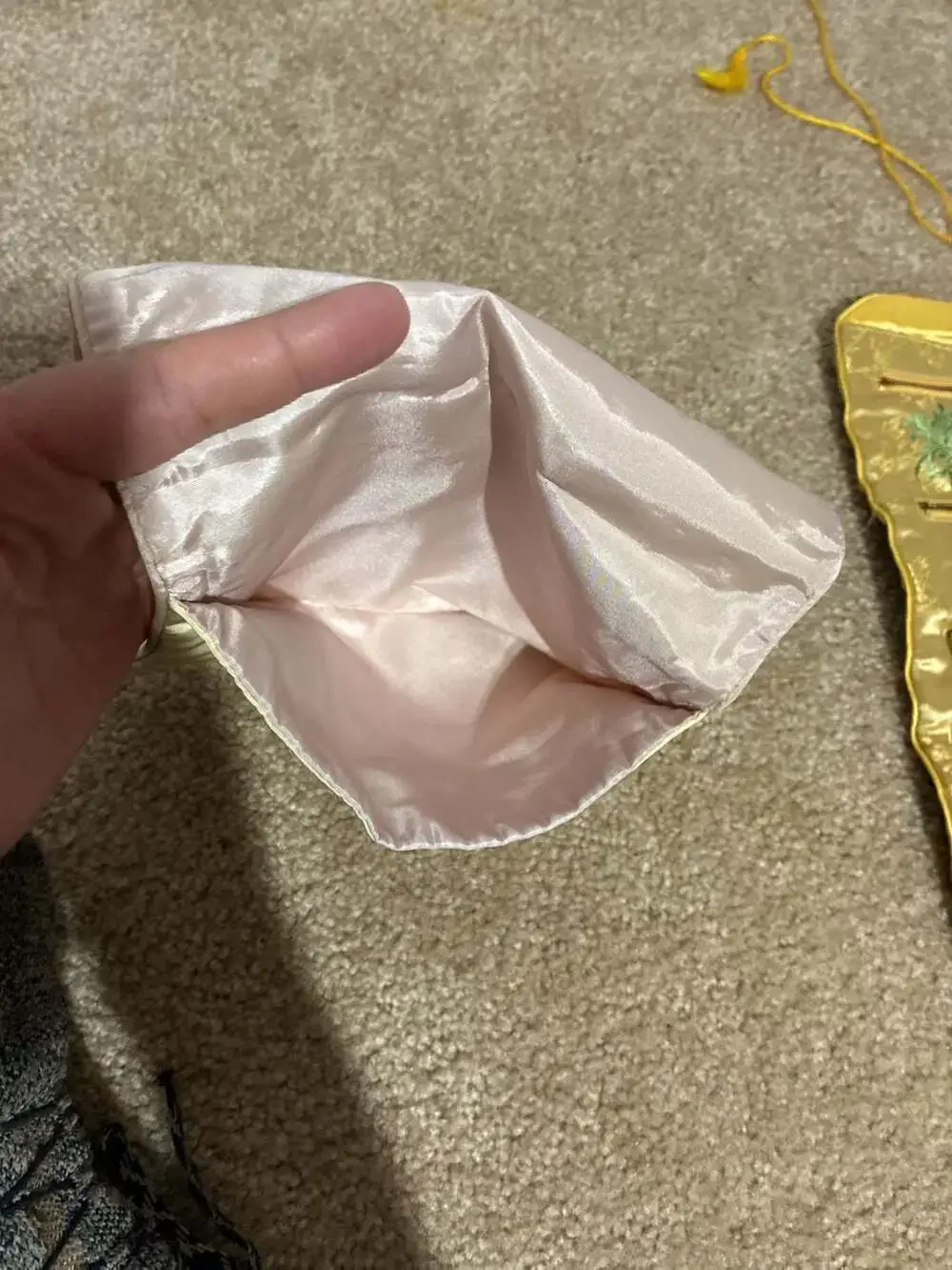 Unbranded piece roll